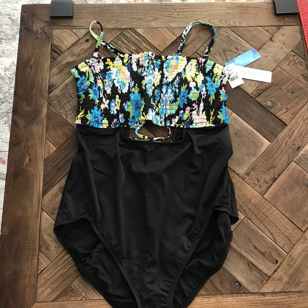 Beach Betty Swimsuit by Miracle Brand NWT size x large